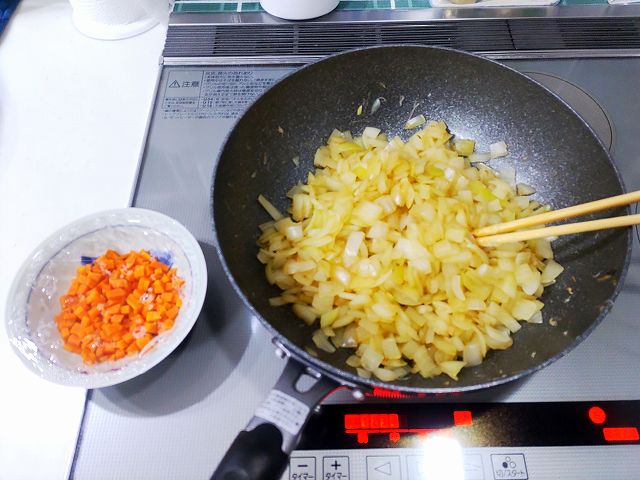 きつね色の玉ねぎ